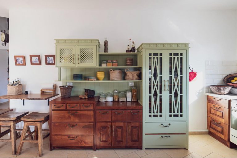 מטבח ברבבה מעץ מלא